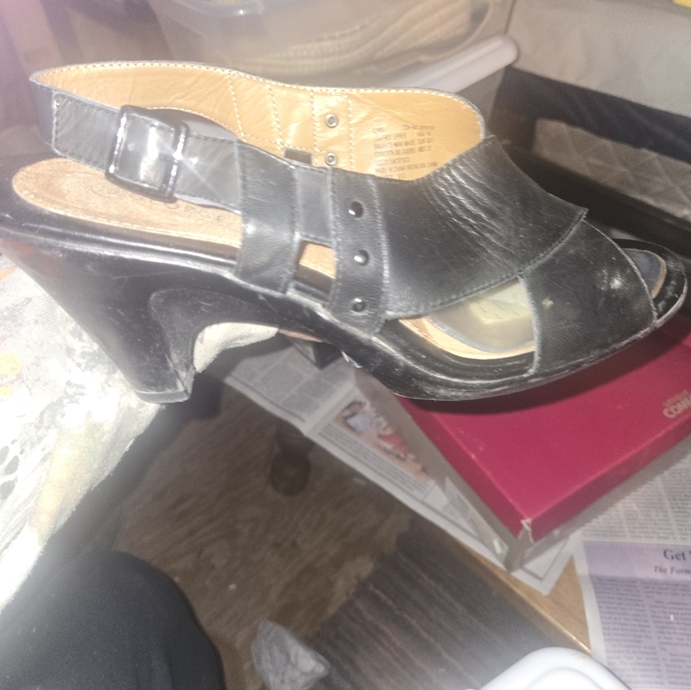Shoes - Picture 2 of 4